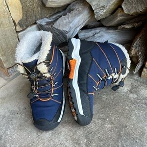 The Comet kids isotherm waterproof navy blue/orange snow boots w/faux furSz-3  k
